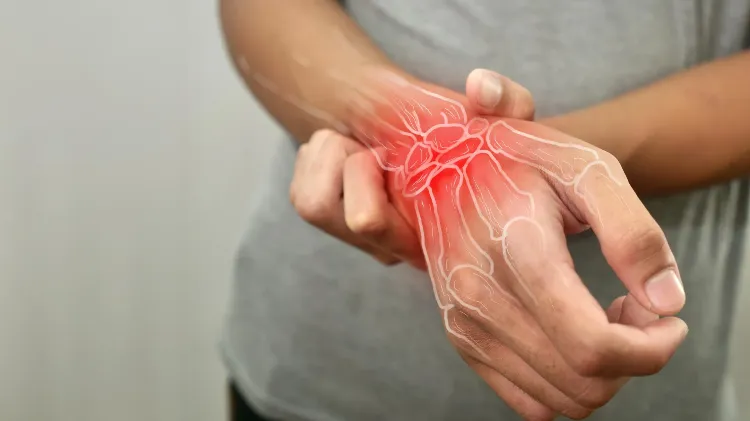 深海下的冰山:科学家揭示类风湿关节炎在首个疼痛信号发出前的“隐形战争”