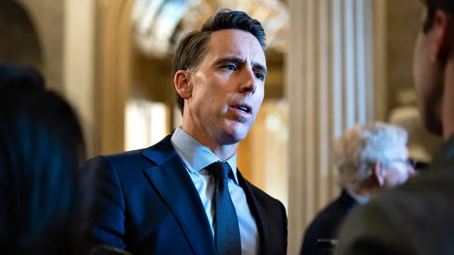 Hawley Expands AI Camera Probe to 3 Firms as Flock Network Reaches 150,000 Cameras